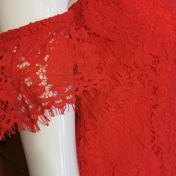 Red dress - Picture 2 of 4